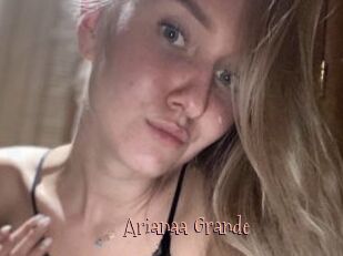 Arianaa_Grande
