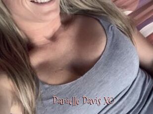 Danielle_Davis_XO