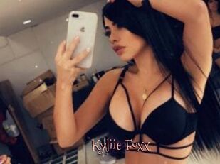 Kyliie_Foxx