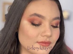 Lickmykitty02