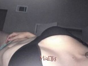 Mia_Ellis