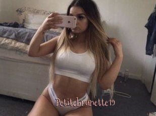 Petitebrunette19