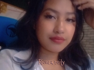 Ricura_mily