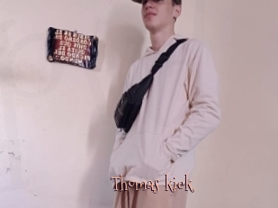 Thomas_kick